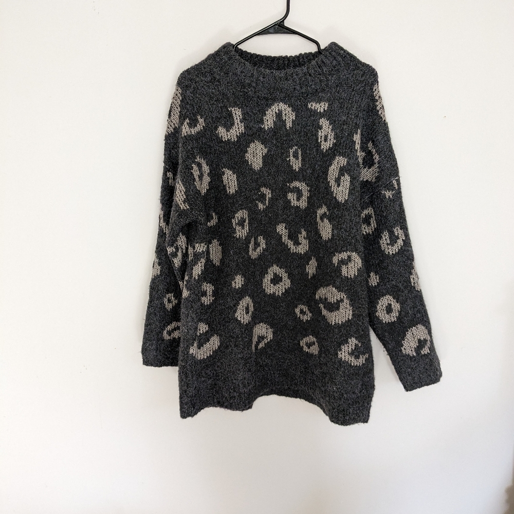 Xl universal thread printed sweater